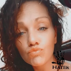 Meet your Posher, Elaine